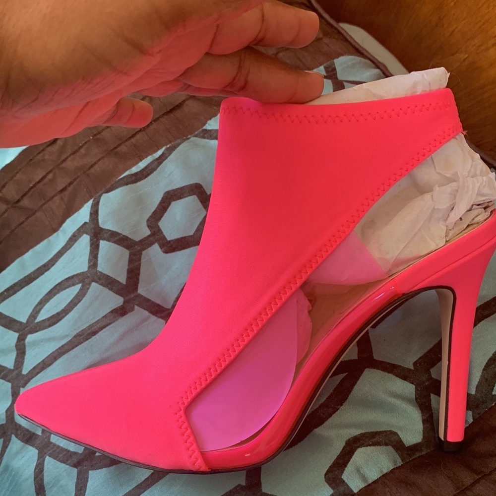 Beautiful NEW Fuchsia 4in. Heels Jessica Simpson. Never worn!